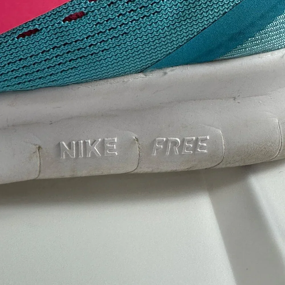 Nike Free RN Women's Size 9.5 Running Shoes Fire Pink 831509-401 Athleisure - Picture 7 of 10